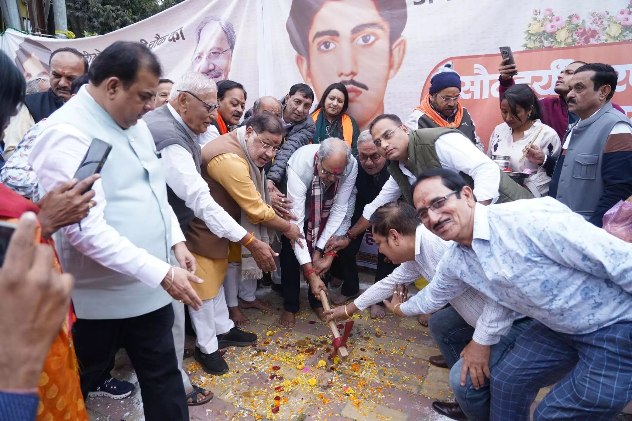 कचहरी चौक के सौंदर्यीकरण योजना का सांसद बृजमोहन अग्रवाल ने किया भूमिपूजन कचहरी चौक के सौंदर्यीकरण योजना का सांसद बृजमोहन अग्रवाल ने किया भूमिपूजन