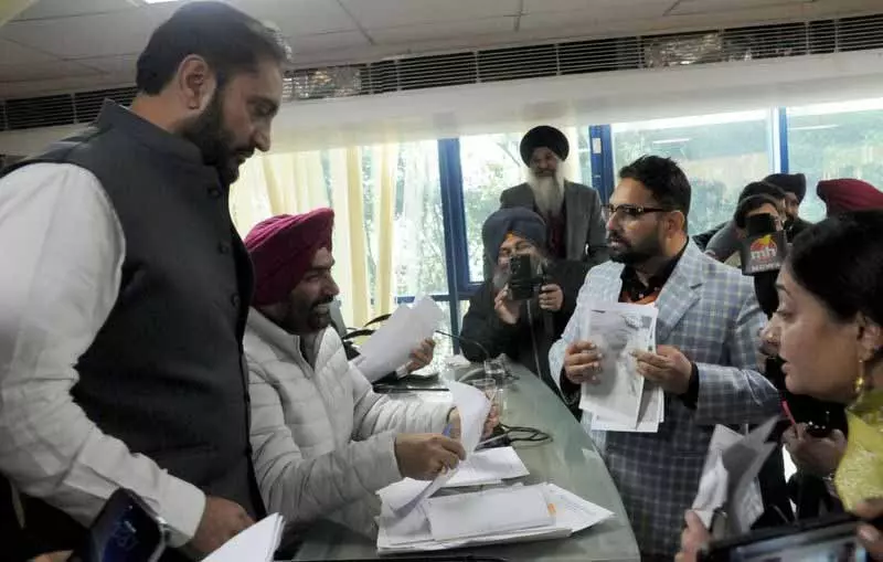 Mohali MC हाउस की मीटिंग में अतिक्रमणकारियों पर कार्रवाई की चर्चा Mohali MC हाउस की मीटिंग में अतिक्रमणकारियों पर कार्रवाई की चर्चा