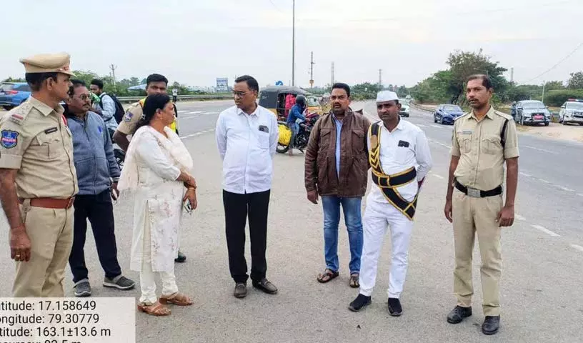 सड़क सुरक्षा के उपाय किए जाने चाहिए: RTO याराला अशोक रेड्डी सड़क सुरक्षा के उपाय किए जाने चाहिए: RTO याराला अशोक रेड्डी