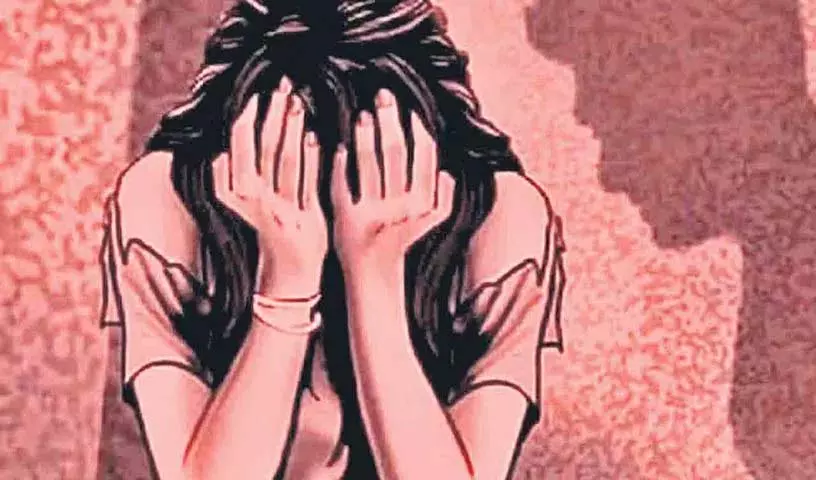 Gujarat में 15 साल की लड़की से गैंगरेप, 8 लोग गिरफ्तार Gujarat में 15 साल की लड़की से गैंगरेप, 8 लोग गिरफ्तार