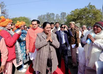 रोहिणी में दिल्ली CM ने बीजेपी कार्यकर्ताओं को दिया सम्मान रोहिणी में दिल्ली CM ने बीजेपी कार्यकर्ताओं को दिया सम्मान
