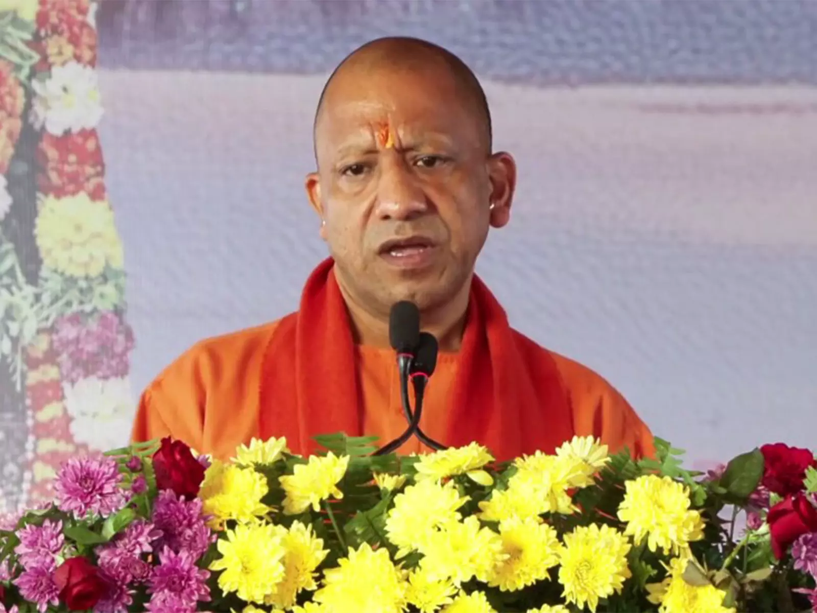 Yogi Adityanath ने जाति-धर्म आधारित विभाजन पर चेतावनी दी Yogi Adityanath ने जाति-धर्म आधारित विभाजन पर चेतावनी दी