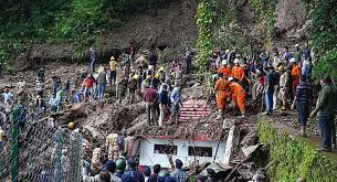 Himachal: शिमला में 15 परिवारों को निकाला गया, इमारतों में दरारें आईं