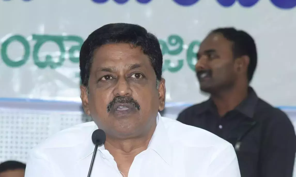 Rayalaseema के विकास और नदियों को जोड़ने के लिए केंद्र से फंड मांगा