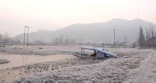 Kashmir में शीतलहर, शोपियां में -8.2°C तापमान