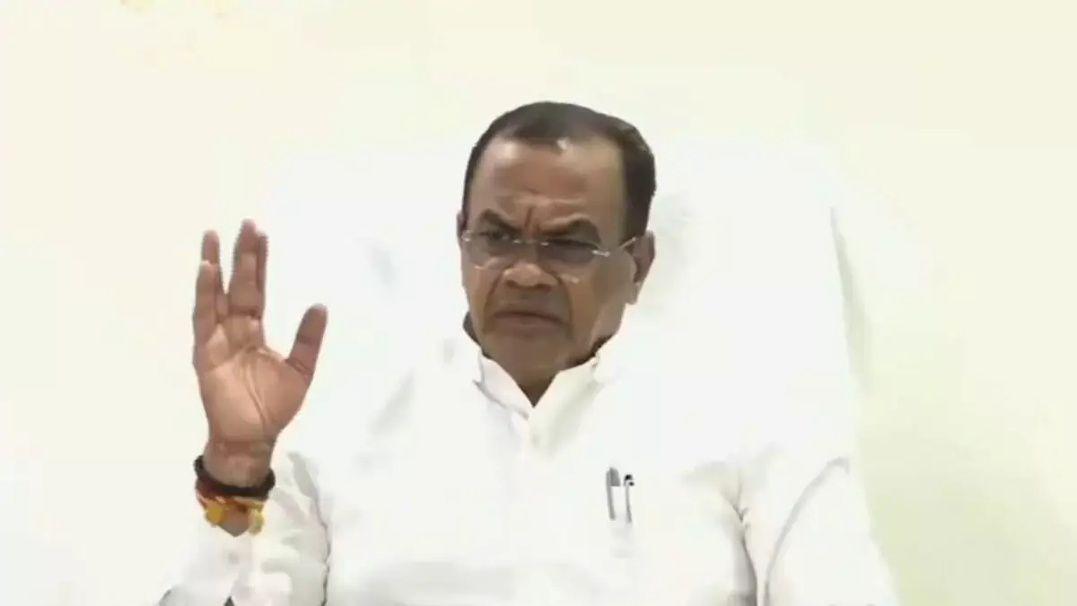 False propaganda : कोमाटीरेड्डी ने IAS अधिकारी के साथ अफेयर के दावों को खारिज किया