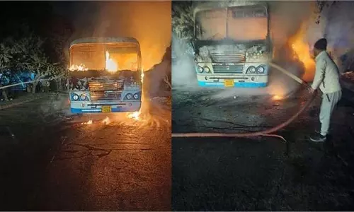 Haryana :बस में लगी भीषण आग, पूरी तरह से जलकर राख