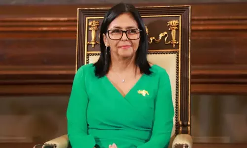 वेनेजुएला की कार्यवाहक राष्ट्रपति ने कहा- मादुरो और पत्नी की वापसी तक चैन से नहीं बैठेंगे वेनेजुएला की कार्यवाहक राष्ट्रपति ने कहा- मादुरो और पत्नी की वापसी तक चैन से नहीं बैठेंगे