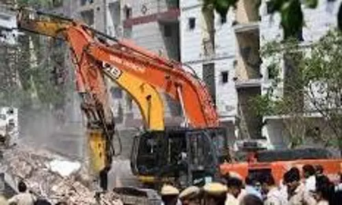 UP News: अवैध अतिक्रमण के खिलाफ ताबड़तोड़ एक्शन