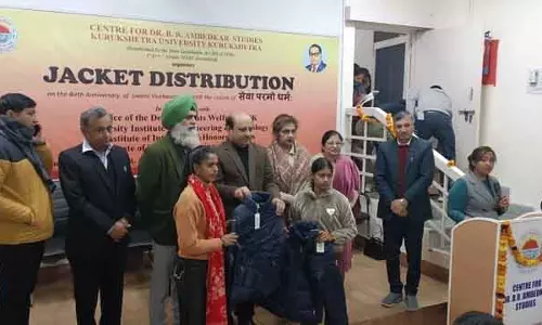 KU की कल्याणकारी पहल के तहत 180 जरूरतमंद छात्रों को जैकेट मिलीं
