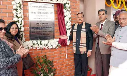 Hisar CJI ने पैतृक गांव में मेधावी छात्रों के लिए फंड बनाने की अपील की Hisar CJI ने पैतृक गांव में मेधावी छात्रों के लिए फंड बनाने की अपील की