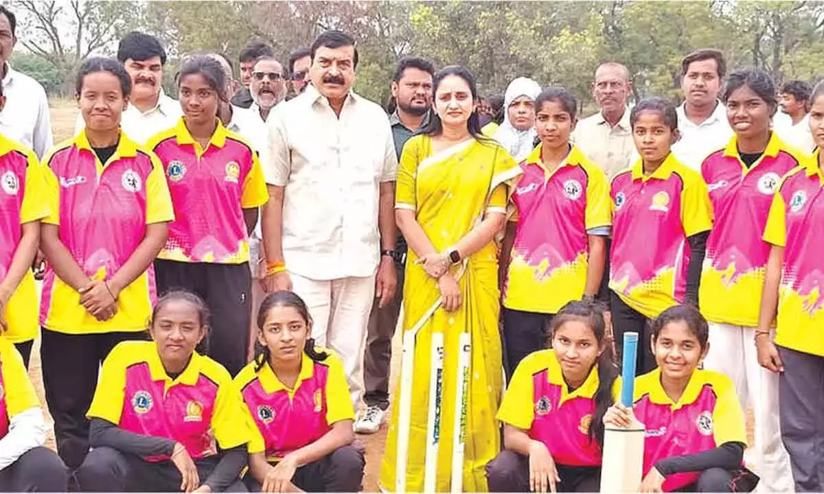 Andhra: अश्मिता खेलो इंडिया महिला टेनिस बॉल क्रिकेट लीग शुरू Andhra: अश्मिता खेलो इंडिया महिला टेनिस बॉल क्रिकेट लीग शुरू