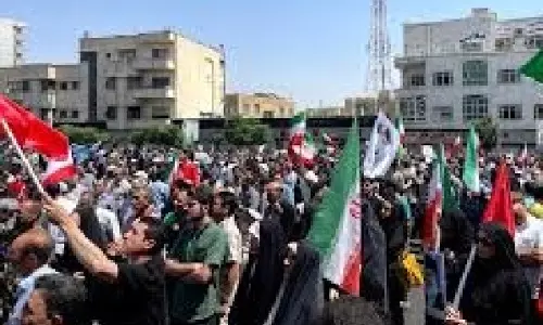 Iran की सेना ने विरोध प्रदर्शनों के बीच राष्ट्रीय हितों की रक्षा करने का वादा किया