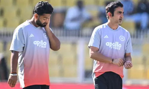 New Zealand सीरीज से पहले टीम इंडिया को झटका, ऋषभ पंत बाहर New Zealand सीरीज से पहले टीम इंडिया को झटका, ऋषभ पंत बाहर