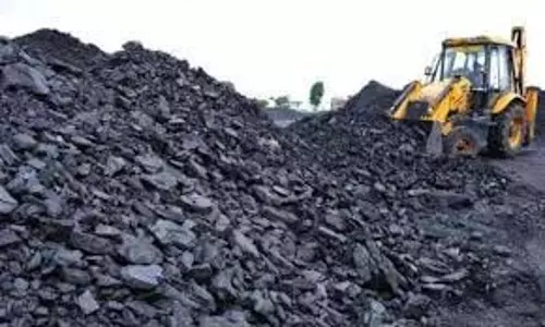 Jharkhand: अवैध कोयला तस्करी के खिलाफ छापेमारी, 15 टन कोयला किया जब्त Jharkhand: अवैध कोयला तस्करी के खिलाफ छापेमारी, 15 टन कोयला किया जब्त