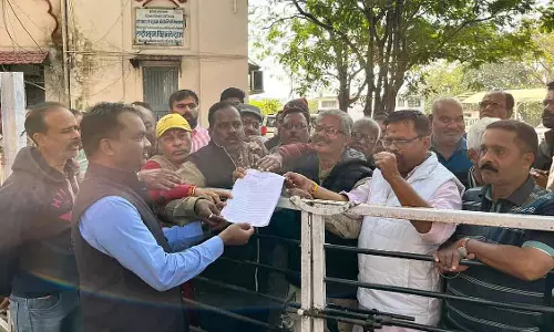 MP : धार में ब्राह्मणों ने की बसंत पंचमी की पूजा की मांग MP : धार में ब्राह्मणों ने की बसंत पंचमी की पूजा की मांग