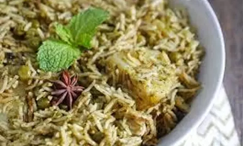 Mint Pulao Recipe: चावल को दें नया ट्विस्ट, फटाफट बना लें पुदीना पुलाव Mint Pulao Recipe: चावल को दें नया ट्विस्ट, फटाफट बना लें पुदीना पुलाव