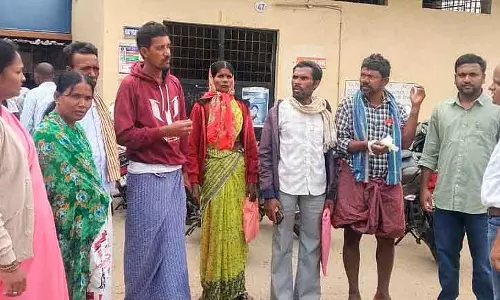 Singappagaripalli : पागल कुत्ते ने 6 लोगों को काटा Singappagaripalli : पागल कुत्ते ने 6 लोगों को काटा