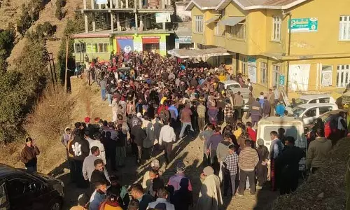 Sirmaur बस हादसे ने खराब स्वास्थ्य सेवाओं की पोल खोली Sirmaur बस हादसे ने खराब स्वास्थ्य सेवाओं की पोल खोली