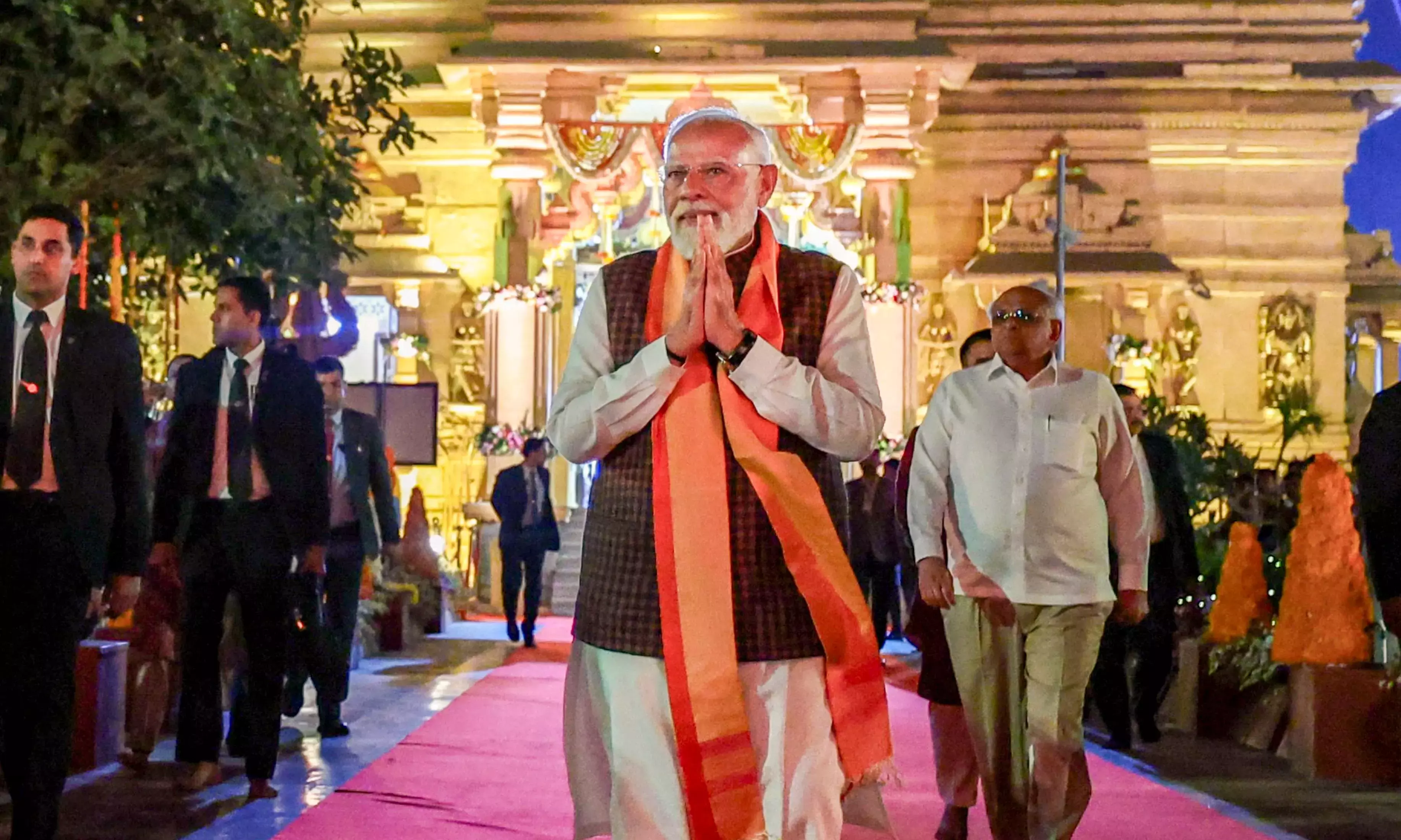 सोमनाथ स्वाभिमान पर्व के तहत PM Modi ने शौर्य यात्रा का नेतृत्व किया