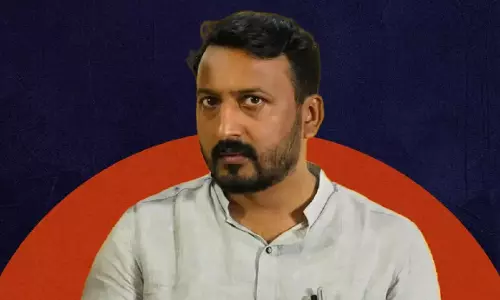 Kerala MLA राहुल मामकूटाथिल के खिलाफ लेफ्ट और BJP यूथ विंग ने किया विरोध Kerala MLA राहुल मामकूटाथिल के खिलाफ लेफ्ट और BJP यूथ विंग ने किया विरोध