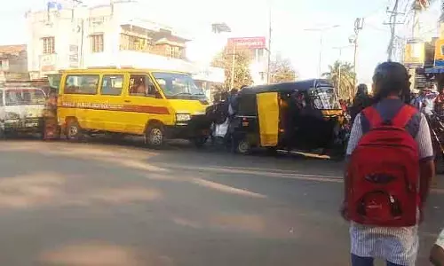 Accidents की झड़ी: पुलिस ट्रैफिक को आसान बनाने की कोशिश नहीं कर रही