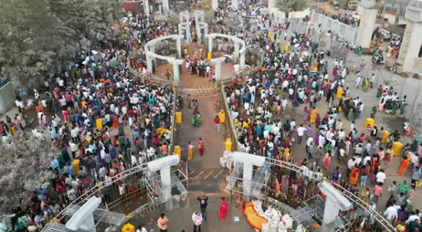 Telangana : मेदाराम में भक्तों की भारी भीड़ देखी गई