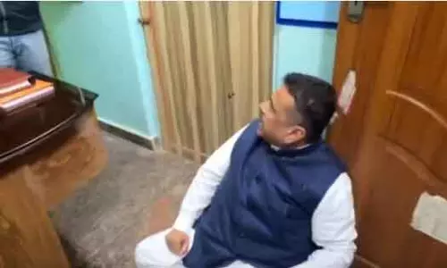 शुभेंदु अधिकारी पर हमले के आरोप के बाद BJP ने बंगाल में विरोध प्रदर्शन किया शुभेंदु अधिकारी पर हमले के आरोप के बाद BJP ने बंगाल में विरोध प्रदर्शन किया