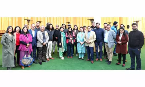 Dr. Jitendra ने पत्रकारों और मीडियाकर्मियों के लिए अनौपचारिक लंच का आयोजन किया