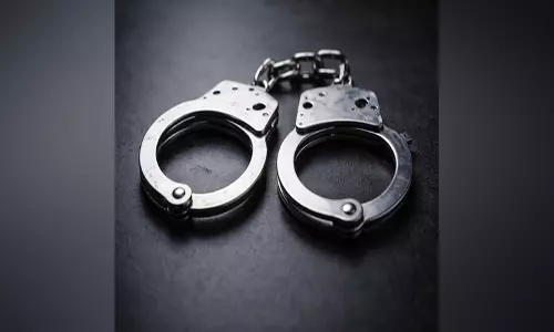 वाहन लोन फ्रॉड करने वाले गिरोह का पर्दाफाश; तीन गिरफ्तार, पांच गाड़ियां बरामद