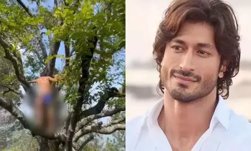 पेड़ पर न्यूड दिखे Bollywood actor.. नेटिज़न्स कर रहे हैं शिकायत पेड़ पर न्यूड दिखे Bollywood actor.. नेटिज़न्स कर रहे हैं शिकायत
