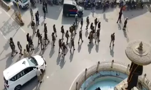 वाराणसी में NSUI मार्च से पहले सुरक्षा बढ़ाई गई वाराणसी में NSUI मार्च से पहले सुरक्षा बढ़ाई गई