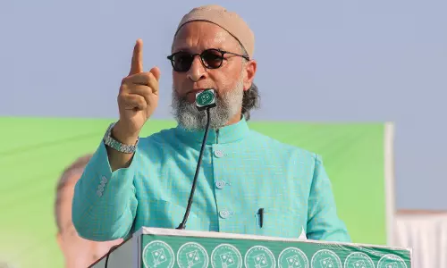 Owaisi बोले, सरमा का बयान दर्शाता है उनकी पाकिस्तानी सोच Owaisi बोले, सरमा का बयान दर्शाता है उनकी पाकिस्तानी सोच