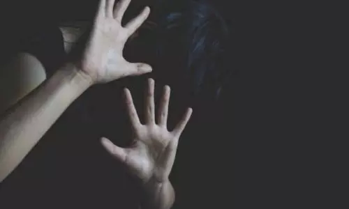 नाबालिग खिलाड़ी से रेप का आरोपी कोच गिरफ्तार, स्टेडियम के बाथरूम में की हैवानियत नाबालिग खिलाड़ी से रेप का आरोपी कोच गिरफ्तार, स्टेडियम के बाथरूम में की हैवानियत