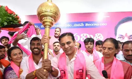 केटीआर ने रेवंत रेड्डी से कहा, KCR द्वारा दी गई नौकरियों का श्रेय लेना बंद करें