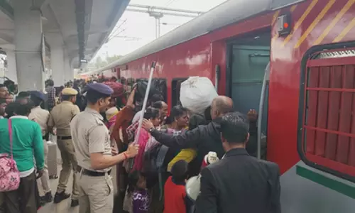 Hyderabad: संक्रांति के मौके पर यात्रियों की सुविधा के लिए स्पेशल ट्रेनें Hyderabad: संक्रांति के मौके पर यात्रियों की सुविधा के लिए स्पेशल ट्रेनें
