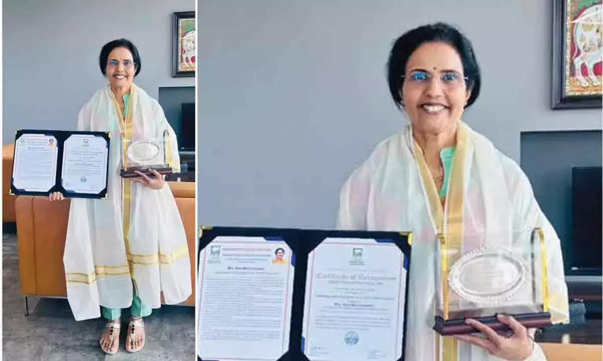 Naidu ने भुवनेश्वरी को इंडियन डेयरी सम्मान के लिए बधाई दी