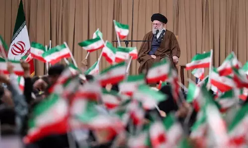 Iran दोराहे पर: अमेरिका न्यूक्लियर डील चाहता है, इज़राइल सत्ता परिवर्तन पर ज़ोर दे रहा