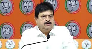 तेलंगाना BJP प्रमुख ने रेवंत रेड्डी पर जनता गुमराह करने का आरोप लगाया