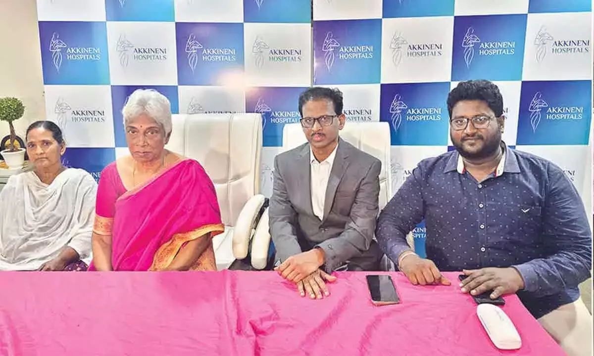 Akkineni अस्पताल ने रोबोटिक सर्जरी से किडनी का ट्यूमर हटाया Akkineni अस्पताल ने रोबोटिक सर्जरी से किडनी का ट्यूमर हटाया