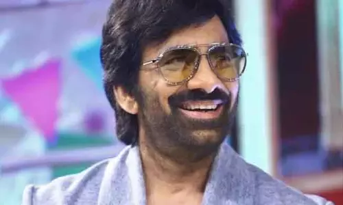 Ravi Teja की सादगी: मोटी रकम छोड़, मुनाफ़े में हिस्सेदारी पर किया भरोसा Ravi Teja की सादगी: मोटी रकम छोड़, मुनाफ़े में हिस्सेदारी पर किया भरोसा