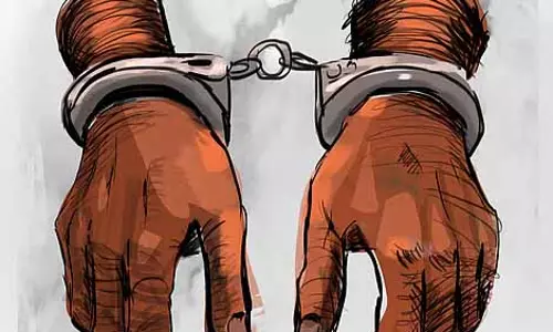 होममेकर को नशा देकर चेन चुराने की कोशिश, आंध्र की महिला Chennai में पकड़ी गई होममेकर को नशा देकर चेन चुराने की कोशिश, आंध्र की महिला Chennai में पकड़ी गई