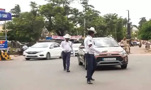 ड्राइविंग लाइसेंस और वाहन रिकॉर्ड में मोबाइल नंबर अपडेट करने का आग्रह ड्राइविंग लाइसेंस और वाहन रिकॉर्ड में मोबाइल नंबर अपडेट करने का आग्रह