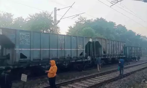 Odisha के झारसुगुड़ा में मालगाड़ी पटरी से उतरी, कोई हताहत नहीं