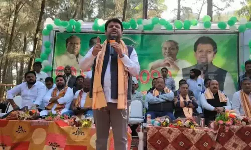 भद्रक में BJD नेताओं की बैठक, पूर्व विधायक और मंत्री शामिल भद्रक में BJD नेताओं की बैठक, पूर्व विधायक और मंत्री शामिल