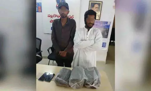 Hyderabad: ओडिशा से लाए गए 4 किलो से ज़्यादा गांजे के साथ दो लोग गिरफ्तार