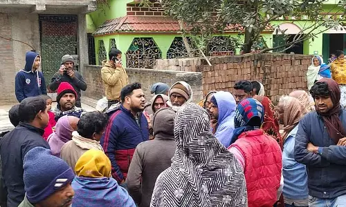 Jangalmahal दुखी है क्योंकि उसे दो साल से सैलरी नहीं मिली Jangalmahal दुखी है क्योंकि उसे दो साल से सैलरी नहीं मिली