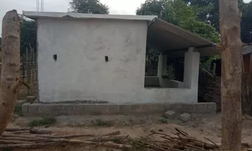 बंदूक छोड़ अब घर बना रहे हाथ, माओवाद के रास्ते से मुख्यधारा तक का सफर