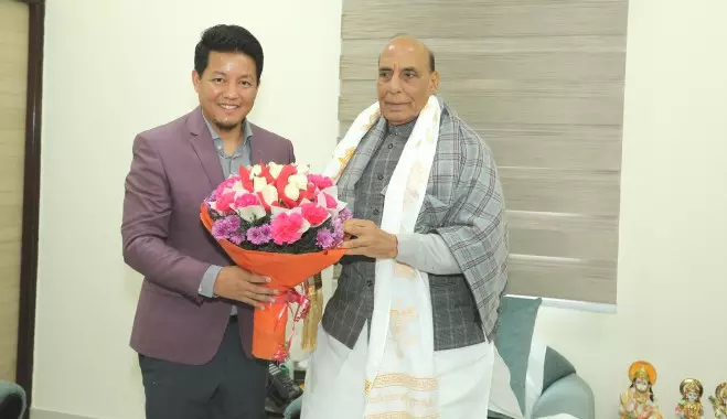 Sikkim: सांसद इंद्रा हंग ने रक्षा मंत्री के साथ सिक्किम के रणनीतिक और विकासात्मक मुद्दों पर चर्चा Sikkim: सांसद इंद्रा हंग ने रक्षा मंत्री के साथ सिक्किम के रणनीतिक और विकासात्मक मुद्दों पर चर्चा
