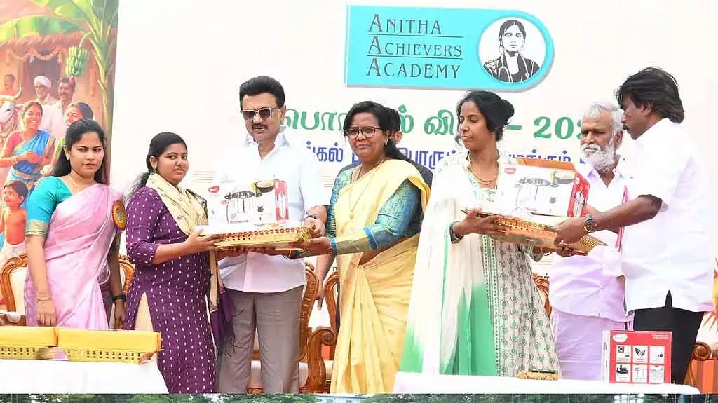 DMK गठबंधन 200 से ज़्यादा सीटें जीतेगा: CM Stalin DMK गठबंधन 200 से ज़्यादा सीटें जीतेगा: CM Stalin